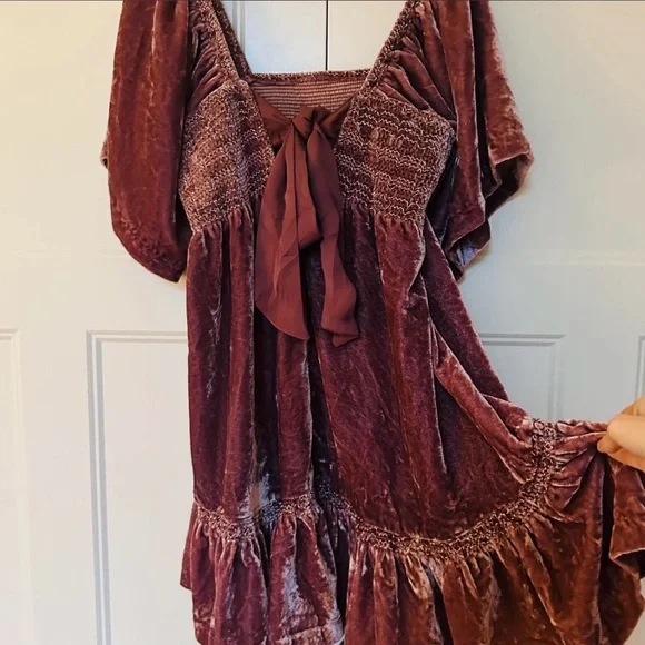 Free People Mauve Velvet Easy To Love Babydoll Flare Sleeve Tiered Mini Dress M - Picture 2 of 6